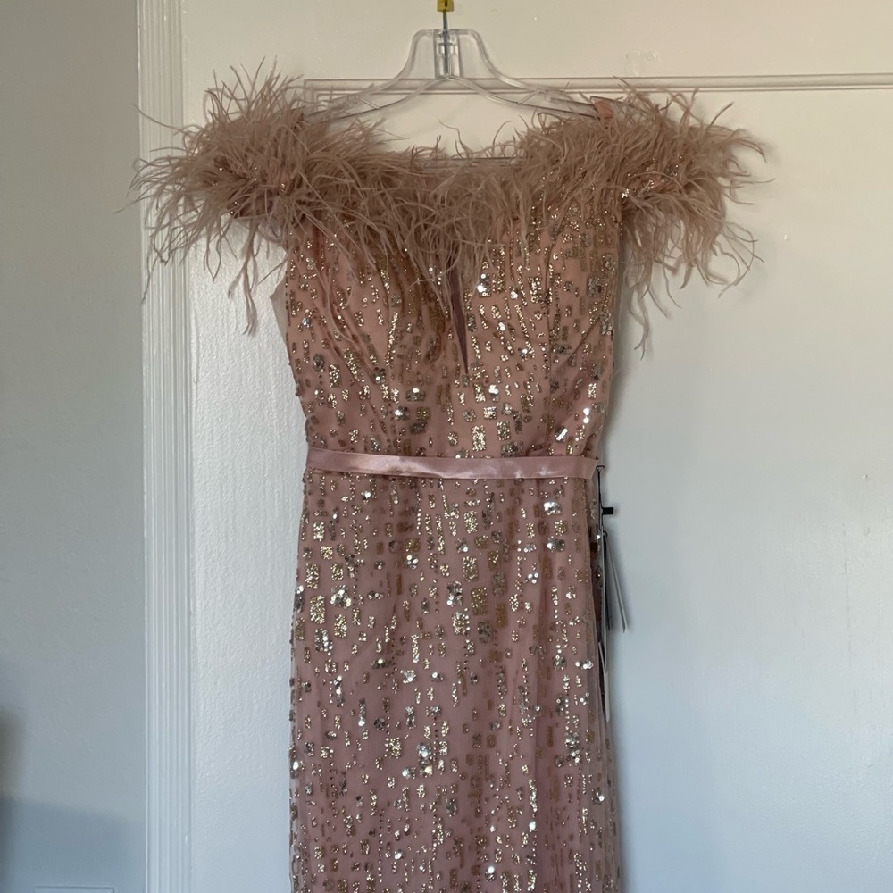 ROSE /GOLD COLOR FORMAL PROM PARTY EVENING FEATHER OFF THE SHOULDER GOWN cd082
